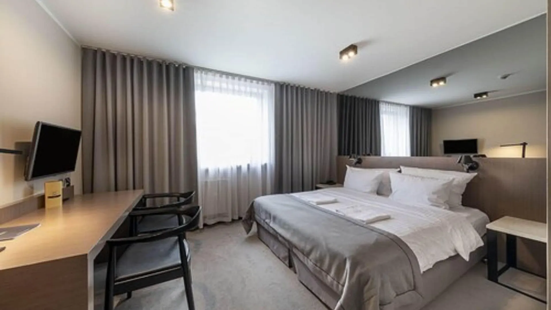 Ilonn Hotel Poznaň 4*,  Polsko