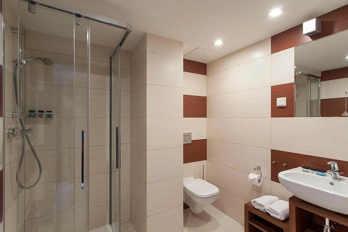 Ilonn Hotel Познань