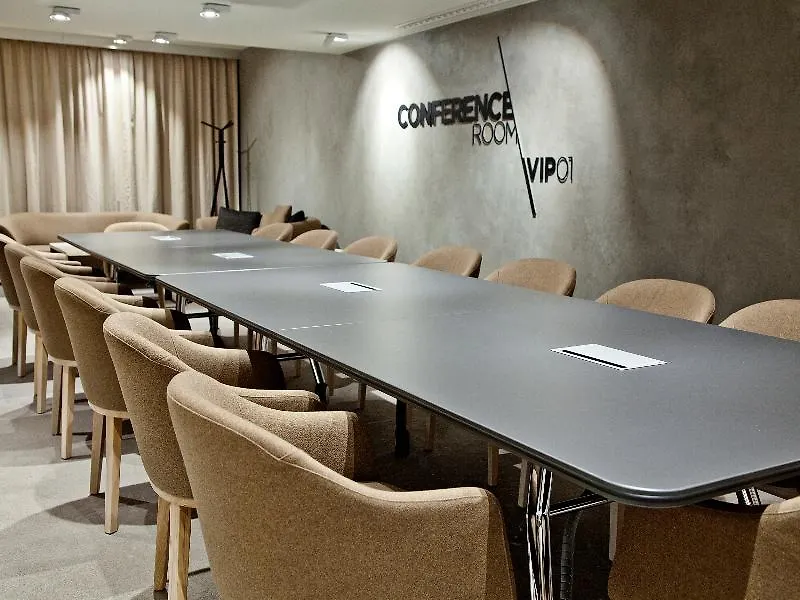 Ilonn Hotel Познань